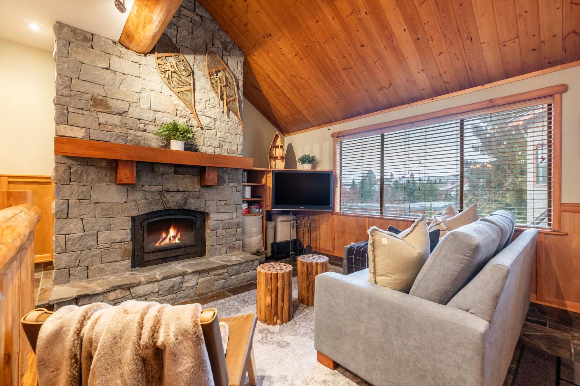 Rainbow By Outpost Whistler Vila Exterior foto